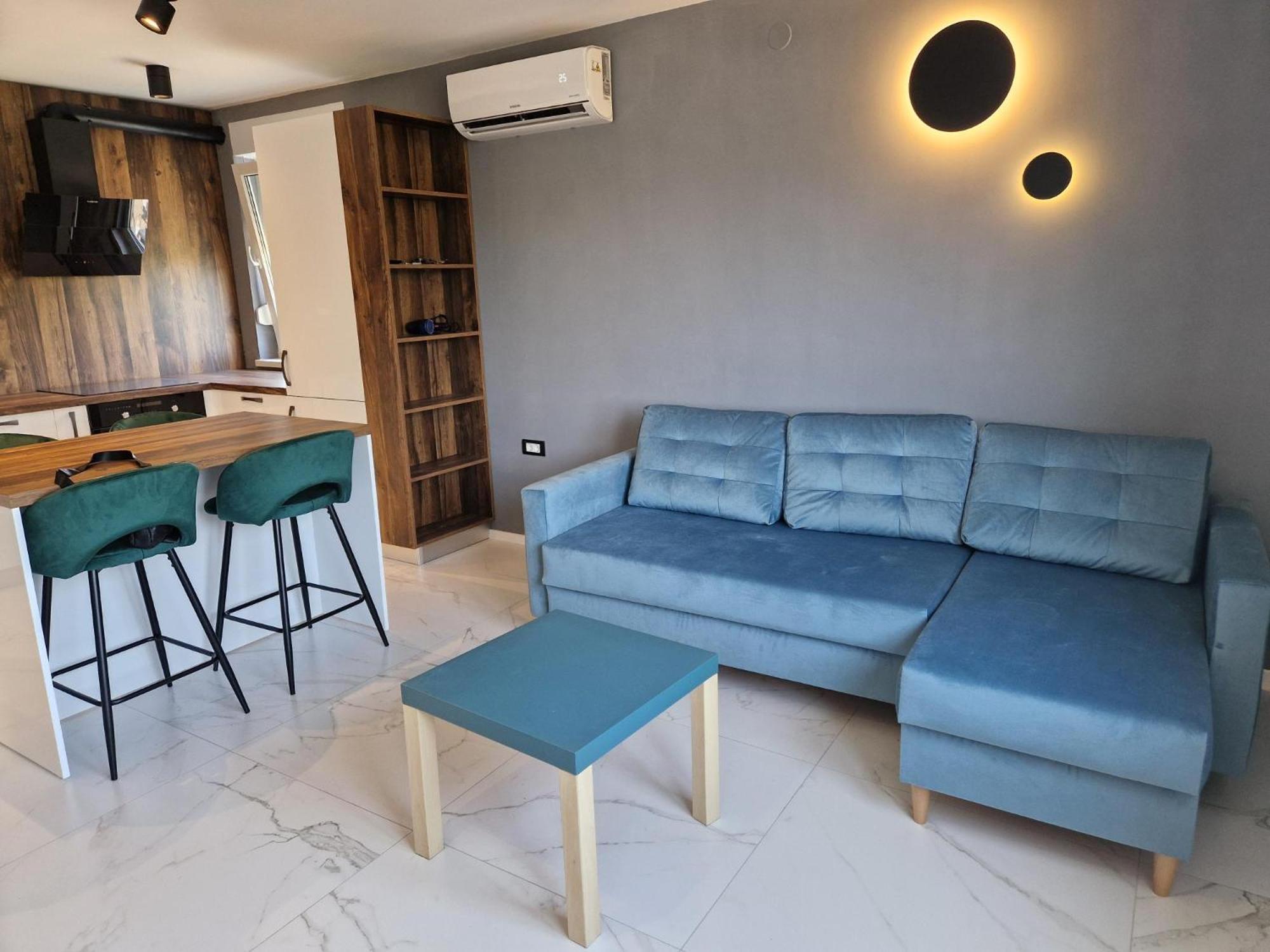 Aria New * Pula